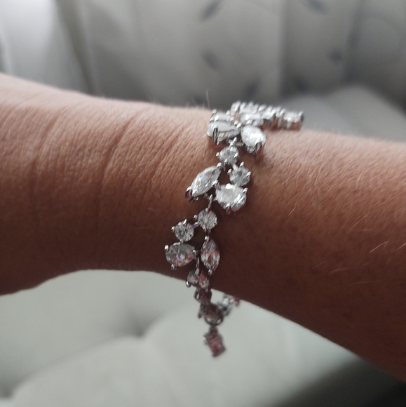 Faux diamond silver bracelet - Picture 2 of 4